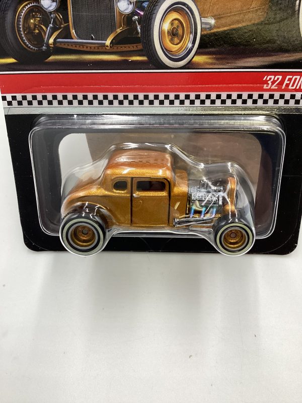 2021 Hot Wheels RLC #04464 17500 32 Ford Gold with protector Supply