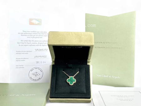 Van Cleef & Arpels VCA Vintage Alhambra Pendant - Malachite 18K Yellow Gold Necklace Van Cleef and Arpels Online