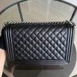 *Like New* Caviar New Medium Boy 28CM Quilted Grained Calfskin Black Ruthenium Silver Hardware Series 27 Fashion