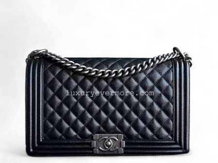 *Like New* Caviar New Medium Boy 28CM Quilted Grained Calfskin Black Ruthenium Silver Hardware Series 27 Fashion