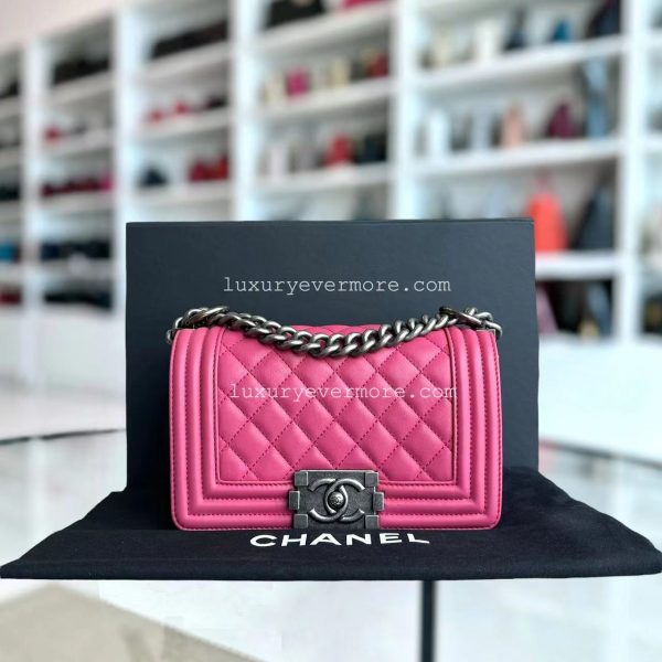 *Calfskin* Chanel Boy Small - Quilted Calfskin Boy Pink Ruthenium Silver Hardware Series 26 Fashion