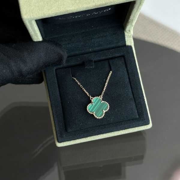 Van Cleef & Arpels VCA Vintage Alhambra Malachite 18K Yellow Gold Pendant Online Hot Sale